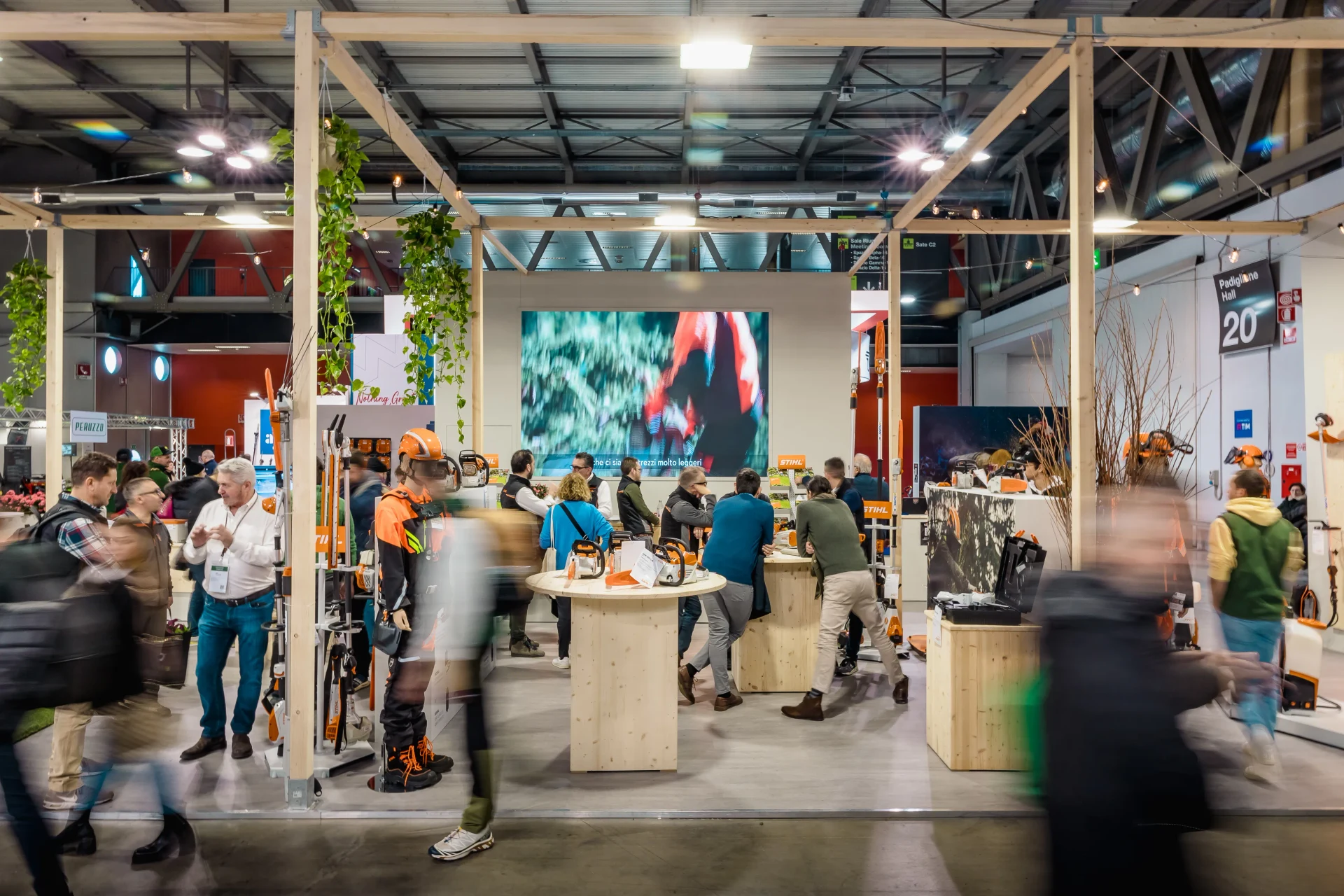 Creazione contenuti social media: shooting fotografico professionale per campagne digitali