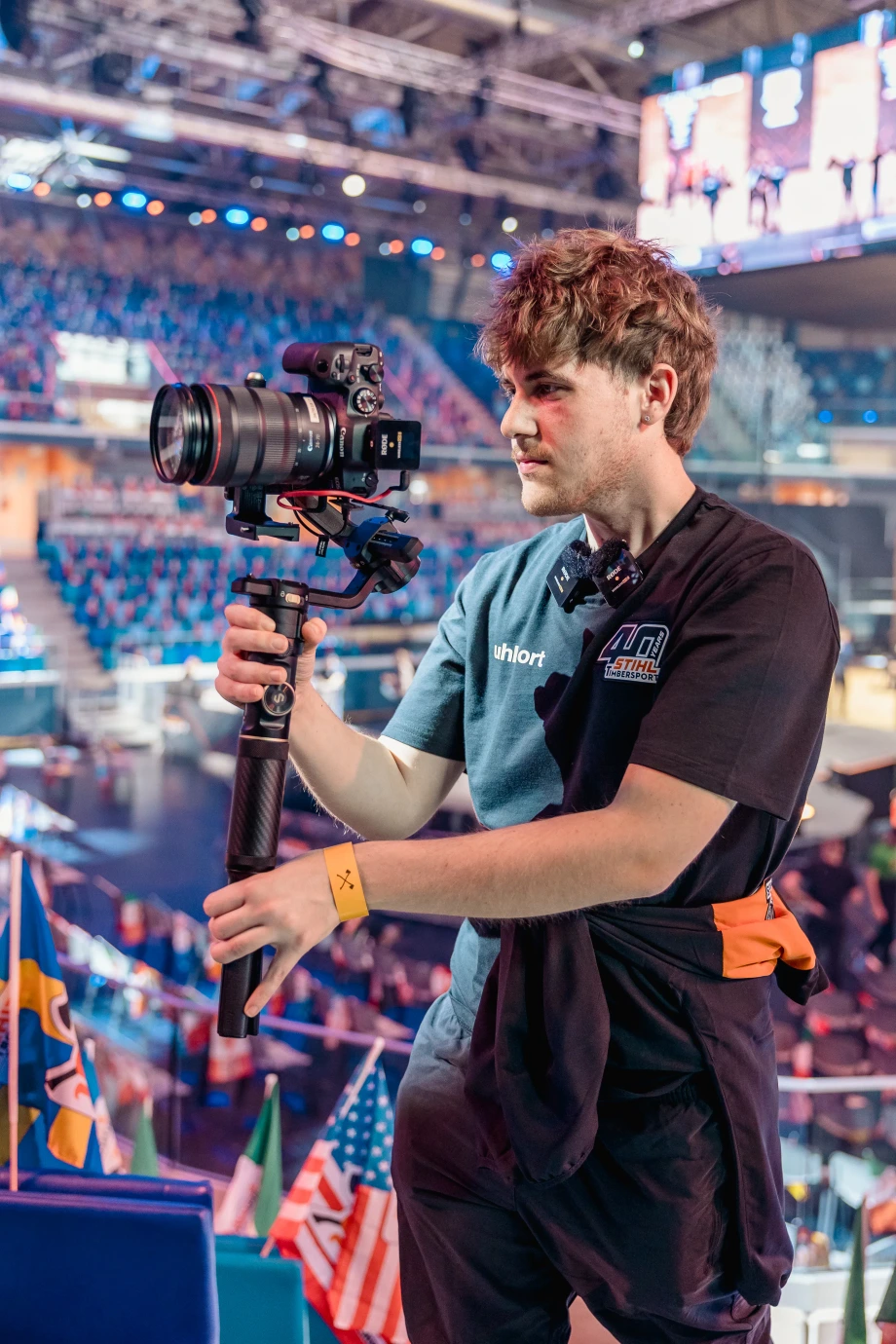 Backstage shooting per creazione contenuti social media professionali e campagne aziendali